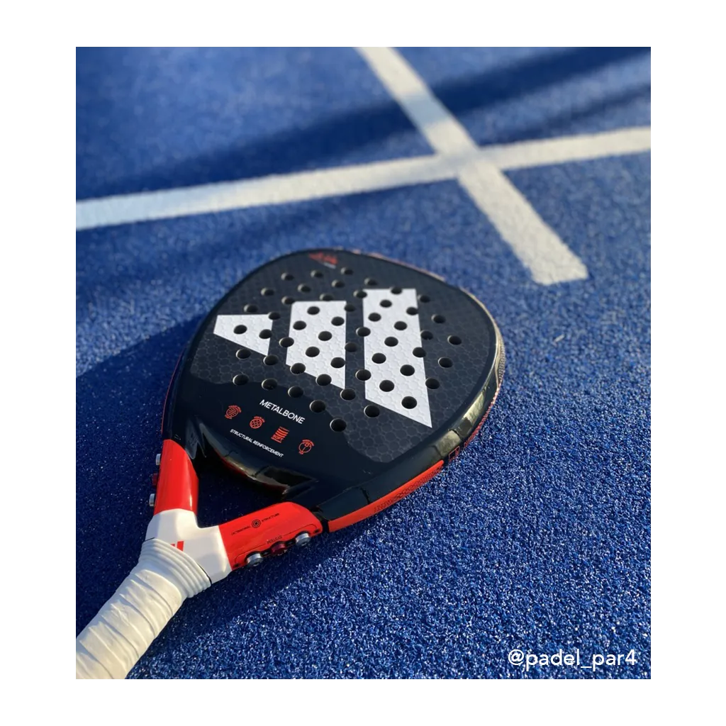Adidas - Raquette de padel Metalbone 3.2 2023